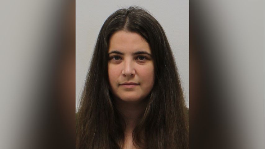 Baton Rouge mom arrested after child found unresponsive in pool