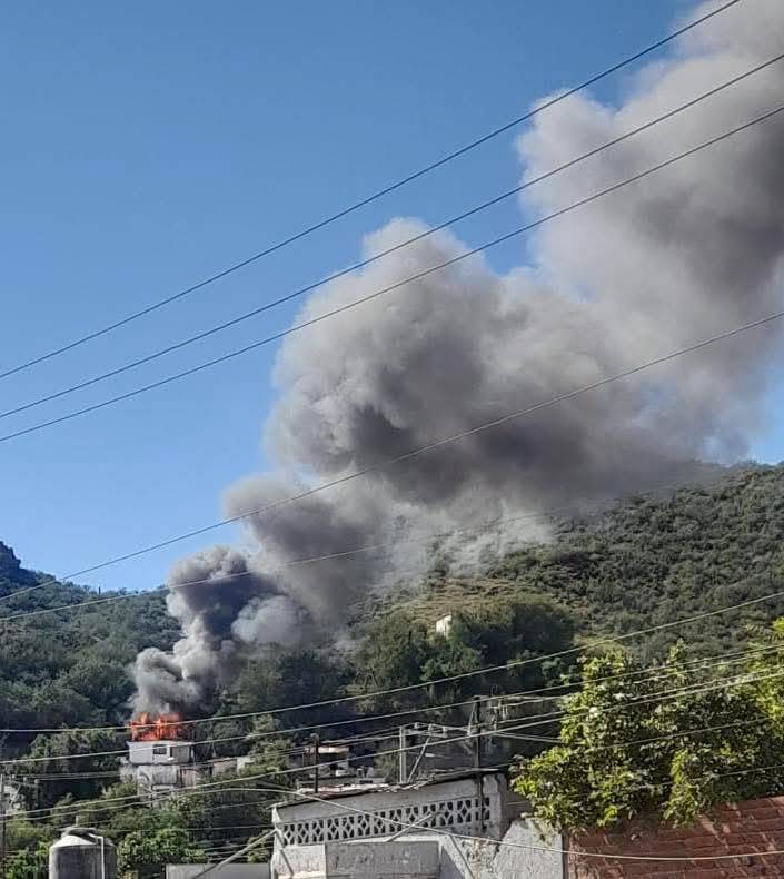 Se incendia vivienda en La Cantera