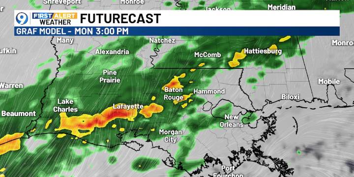 Rainy pattern begins; heavier rain expected Monday