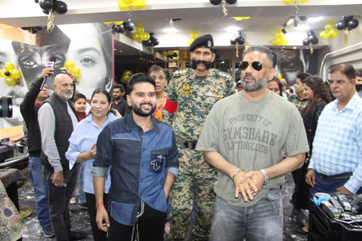Suniel Shetty inaugurates FTV Salon in Jammu