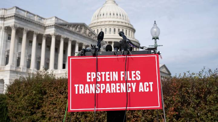 La Cámara de Representantes de EEUU aprueba por mayoría la ley que exige a Trump publicar los papeles de Epstein