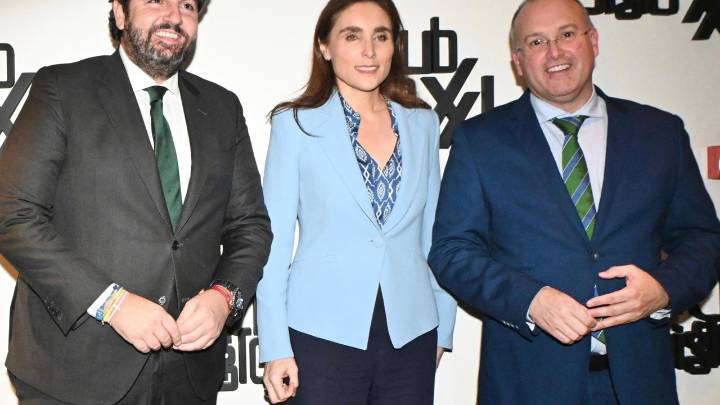 López Miras dice que solo el PP "frena al sanchismo" y elogia a Feijóo: "Nunca se escuchó tanto a los territorios"