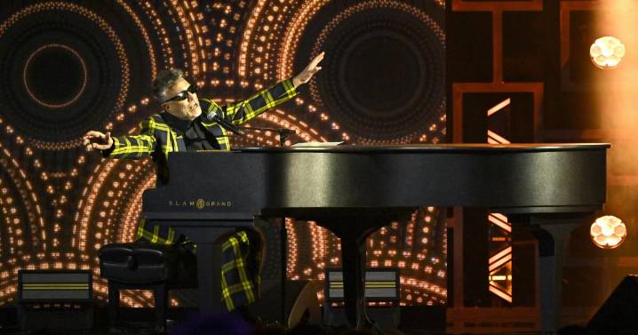 Latin Grammy 2025: los actos musicales de la Premiere transitaron por el pop, el folklore y el rock