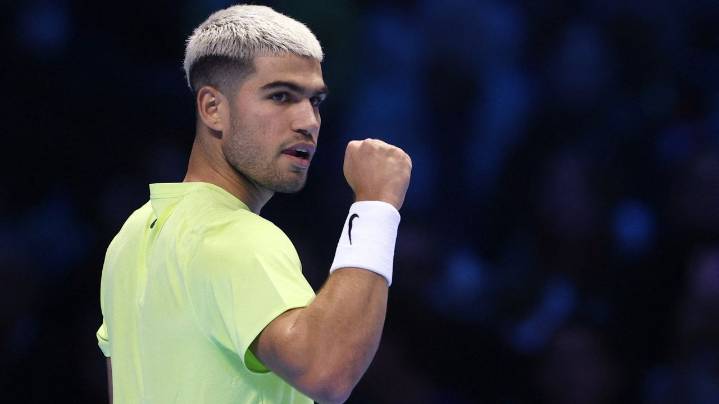 Alcaraz, rumbo a semifinales y al número uno