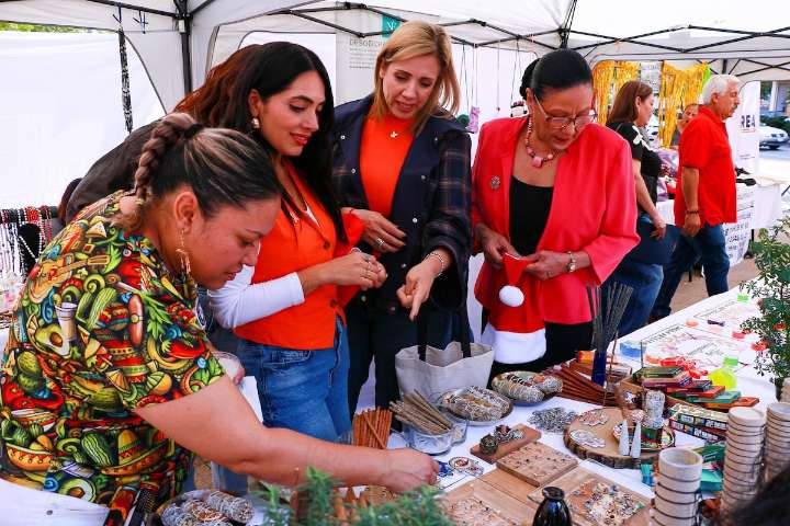 Impulsa SISEMH negocios de mujeres con Feria de Emprendedoras