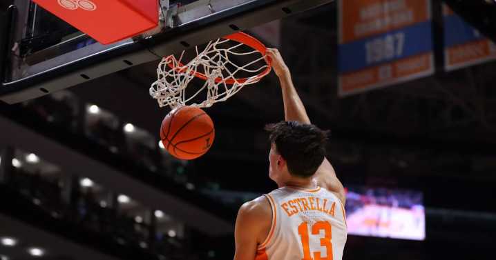 Nate Ament scores game-high 23 points, #18 Tennessee cruises to 95