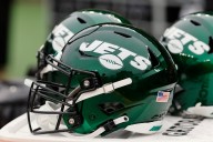 Star from Jets’ blockbuster trade leaves game with non