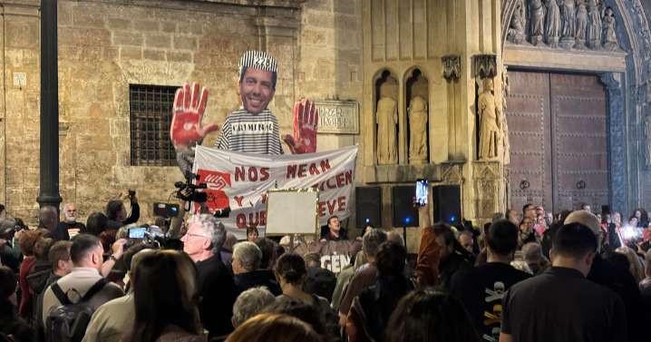 La izquierda no se conforma con la dimisión de Mazón y pide ahora el cese del Gobierno valenciano en pleno