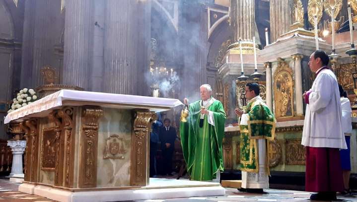 Arzobispo de Puebla pide por el eterno descanso de Carlos Manzo, alcalde asesinado en Uruapan