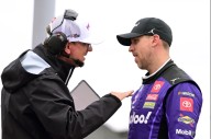 “F****NG Idiot”: NASCAR Fans Rips Off Denny Hamlin’s Crew Chief After Heartbreaking Phoenix Loss Fans erupted in anger after Denny Hamlin’s crew chief, Chris Gayle, whose tire strategy cost Hamlin his