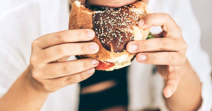 Simple 15 minute routine stops you craving snacks and piling on pounds