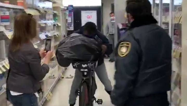 San Francisco Stores Hold 100% Off Black Friday Sale