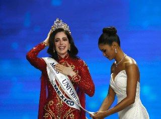 Abuchean a nueva Miss Universo y califican de fraude su triunfo