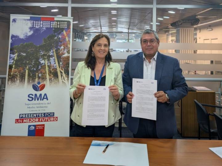 SMA e IFOP firman convenio de colaboración para fortalecer fiscalización del sector acuícola