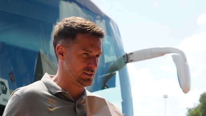 ¿Nuevo trabajo? Aaron Ramsey es captado con la selección de Gales