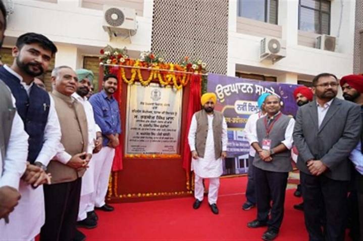 CM dedicates newly constructed tehsil complex at Batala to people