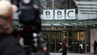 Tensión entre Trump y la BBC: la cadena mantiene su postura pese a presiones legales