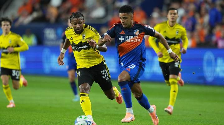 Brenner scores 2 goals, Cincinnati beats Crew 2-1 to advance to East semifinals