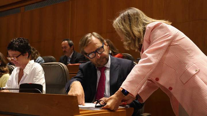 El PP pide explicaciones a Alegría por su comida con Salazar, exalto cargo socialista cesado por acoso