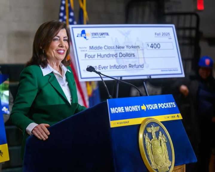 Nueva York reparte $2.2 Mil millones en cheques de alivio a la inflación