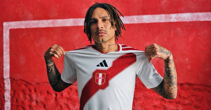 ¡Es oficial! Selección Peruana presentó su nueva camiseta de cara a los amistosos de noviembre