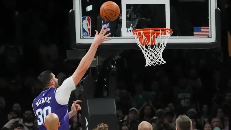 Jazz 105-103 Celtics: Nurkic arrasa con último tiro