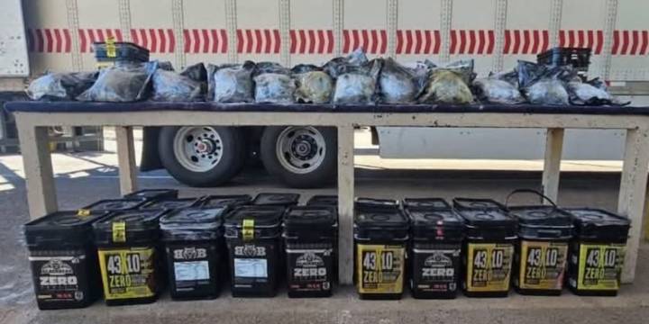 Cae conductor de camión en Sonora que llevaba 16 millones de metanfetamina ocultos en suplemento alimenticio