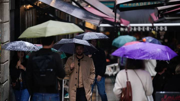 La borrasca Claudia azota la Península: tres comunidades en aviso por lluvias este domingo