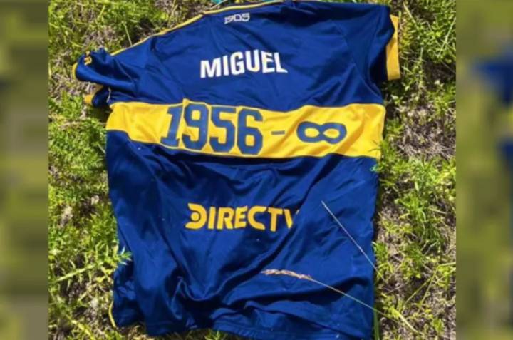 Se conoció dónde cayó la camiseta que Boca lanzó al cielo en homenaje a Miguel Ángel Russo