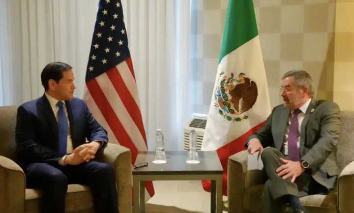 Marco Rubio y Juan Ramón de la Fuente conversan sobre avances de la colaboración entre México y EU