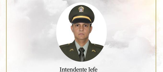 Como héroe catalogó Director de la Policía a uniformado muerto en frustrado asalto en joyería