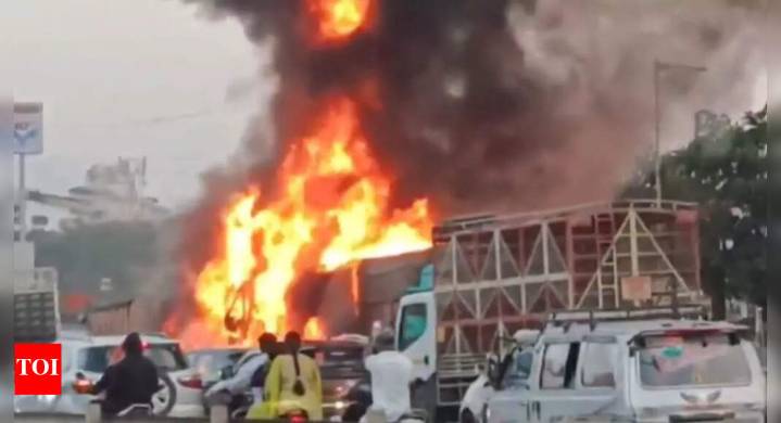 Navale Bridge Accident : Truck rams multiple vehicles; six dead, several injured