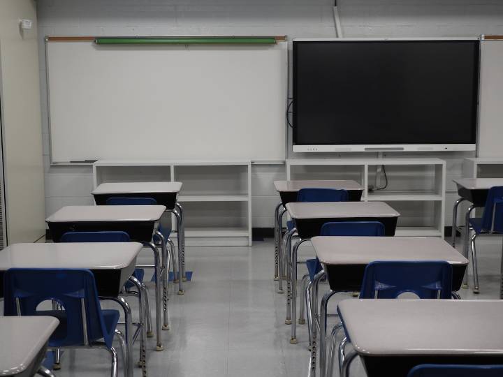 Bill standardizing kindergarten cut-off dates advances, fixing error in high school test scoring