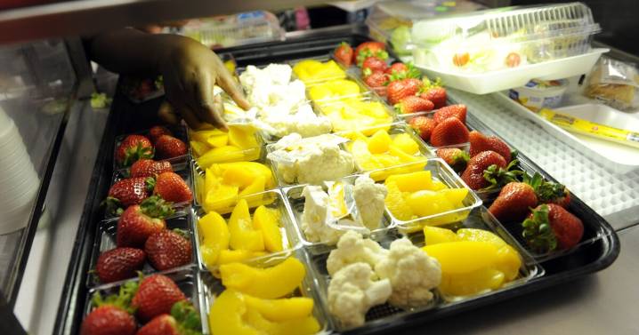 Funding for school meals gains approval in early results