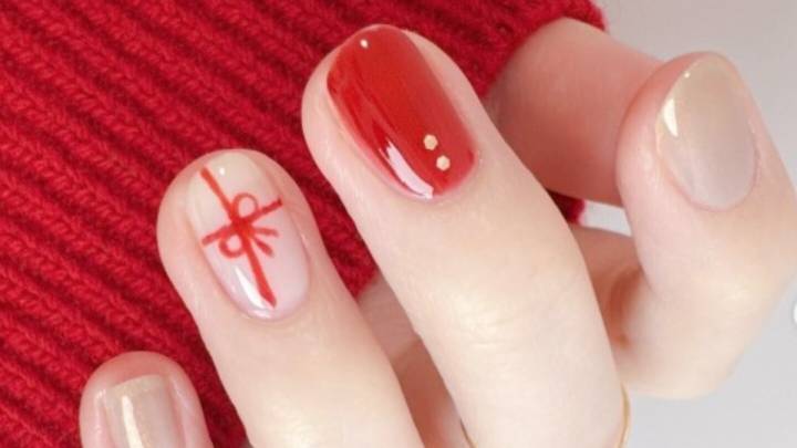 Uñas de Navidad: 7 diseños cortos que elevan tu look con elegancia y estilo