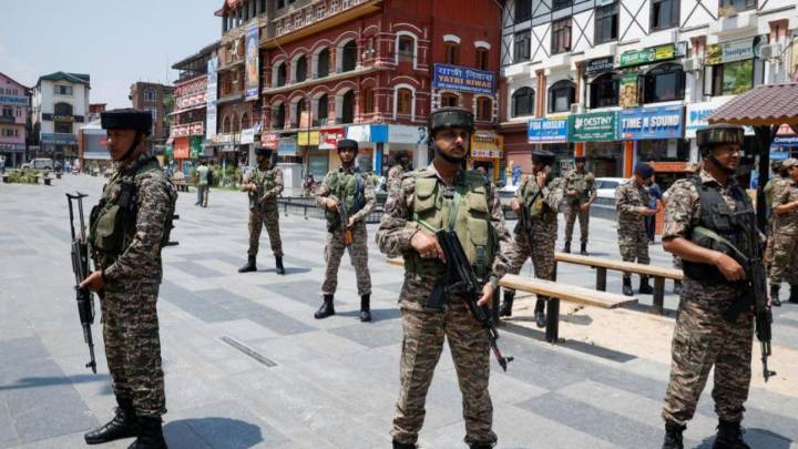 Kashmir Police raid over 300 locations linked to Jamaat