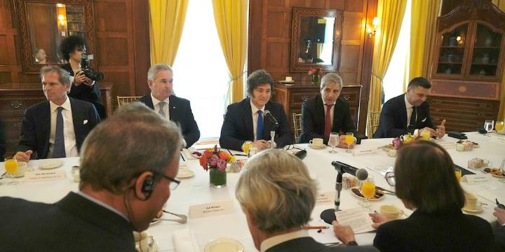 Milei y Caputo aprovecharon la gira por EEUU para generar confianza en los inversores sobre las próximas etapas del programa de ajuste