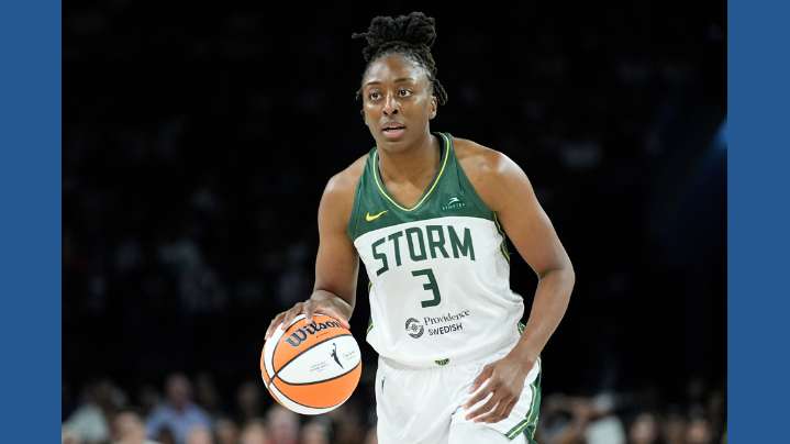 Nneka Ogwumike signs with new women's basketball league Project B as WNBA contract talks persist