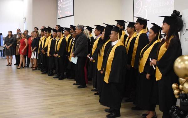 Trabajadores de Eaton concluyen estudios con apoyo del Ichea y SPAyT