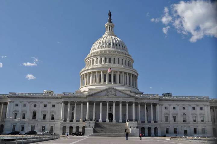 House Members Scramble to Return to Capitol Hill