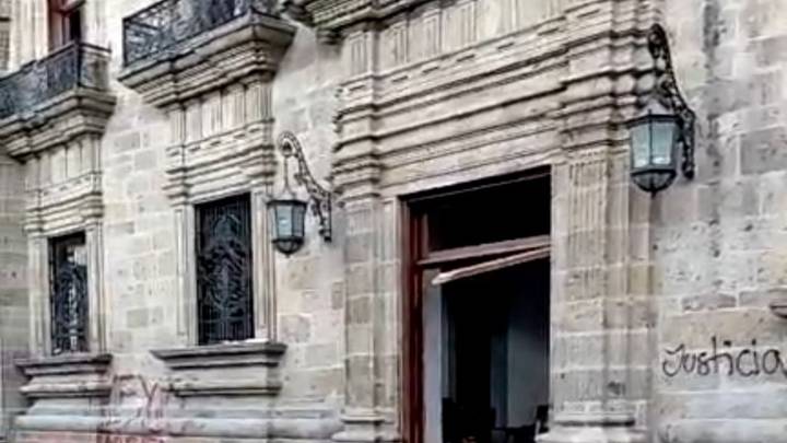 Rechazan actuación tardía ante destrozos en Palacio de Gobierno de Jalisco