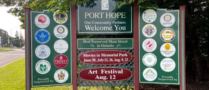 Ontario teacher gets 4 years for explicit photo exchange with students