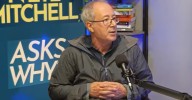 Ben Elton: Comedy legend says social media ban makes him 'proud Australian'