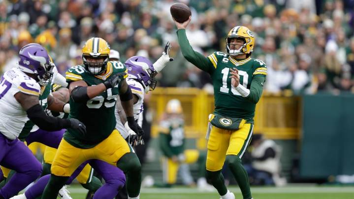 Lions and Packers match up on Thanksgiving with much at stake in NFC North and NFL playoff picture