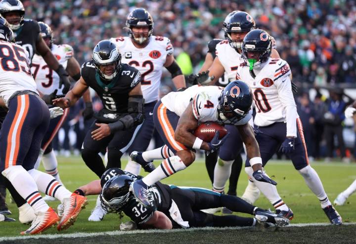 Chicago Bears D’Andre Swift and Kyle Monangai were ‘electric’ as they combined for 255 rushing yards