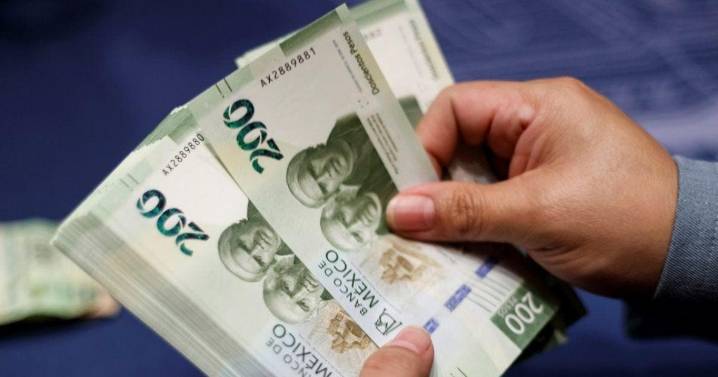 Ingresos tributarios de México alcanzan cifra récord de 4.49 billones de pesos en 2025