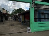 Dos semanas sin luz 220V llevan los comerciantes de la Chimborazo