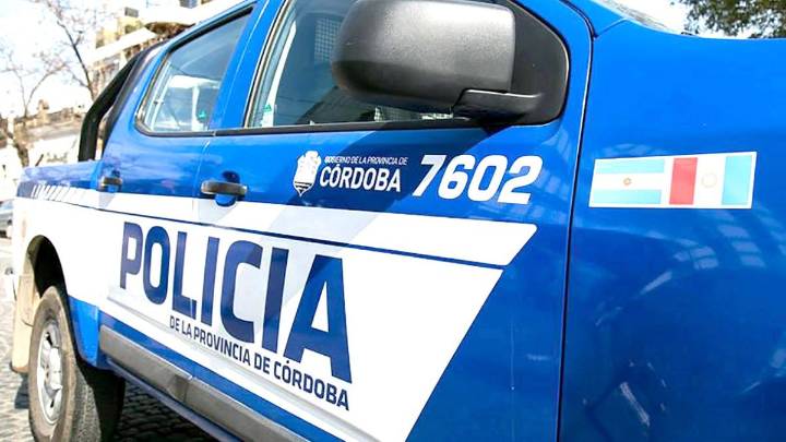 Motochorros asaltaron a un adolescente y le llevaron hasta la ropa que llevaba puesta