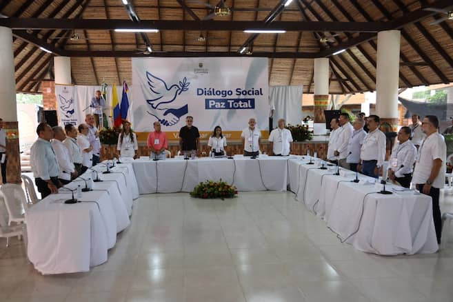 Las razones por las que la Defensoría pide anular gestoría de paz de exparamilitares