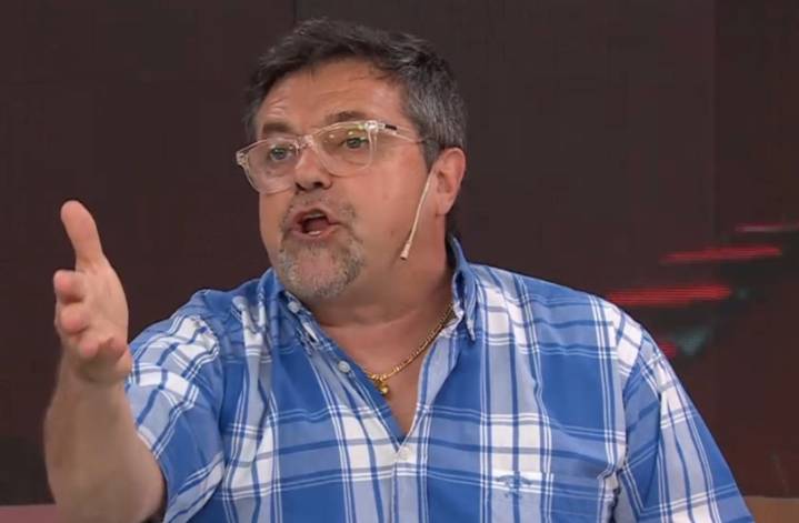 Caruso Lombardi anticipó que a Douglas no lo van a dejar ascender